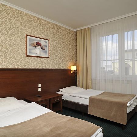 Hotel Lotos Woskrzenice Duze Exterior foto